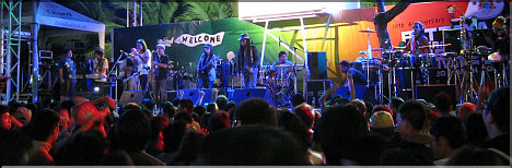 Concerts on Pattaya Beach Road (Sai Nueng)