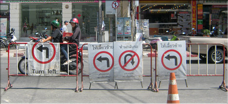 Pattaya's Stupid Officials are creating its own traffic signs