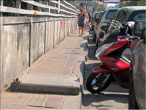Pattaya's cluttered Sidewalks