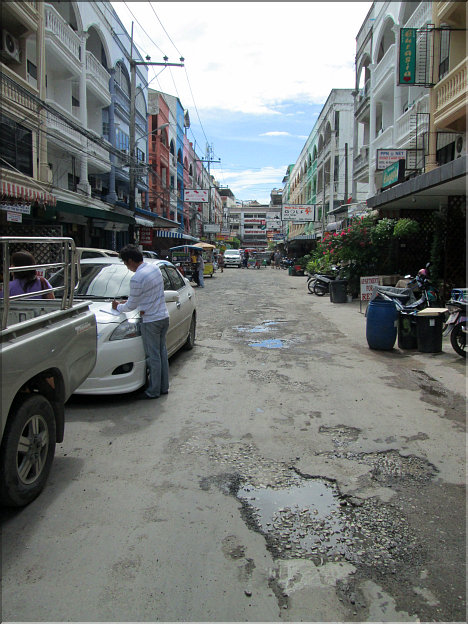 Incompetent People are responsible for the maintenance of Pattaya's Streets