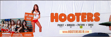 Hooters goes Pattaya