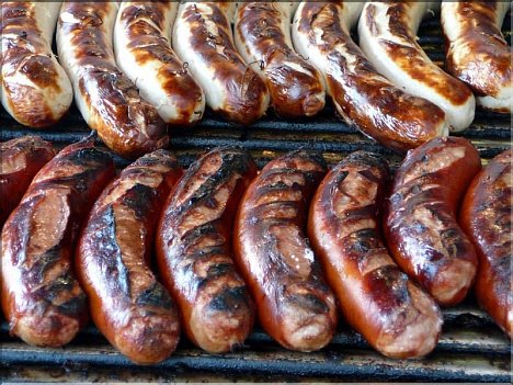 Let's celebrate the Swiss National Day with Cervelat and Bratwurst
