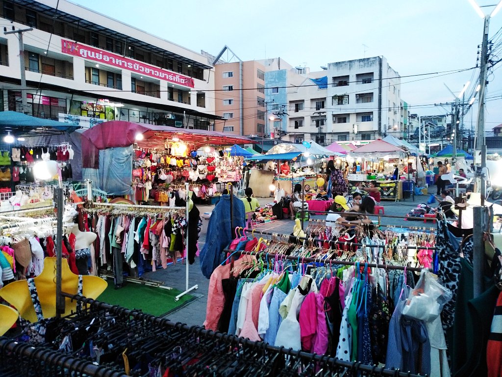Buakhao Night Market