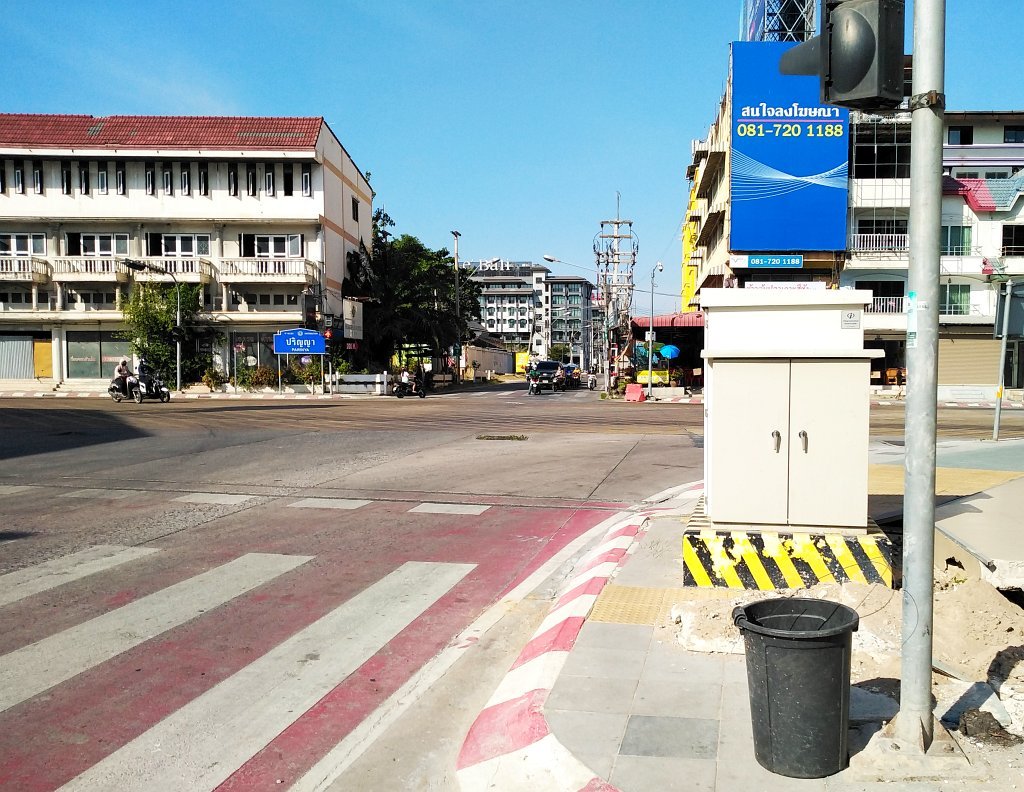 Pattaya's officials still do not understand the concept of pavements