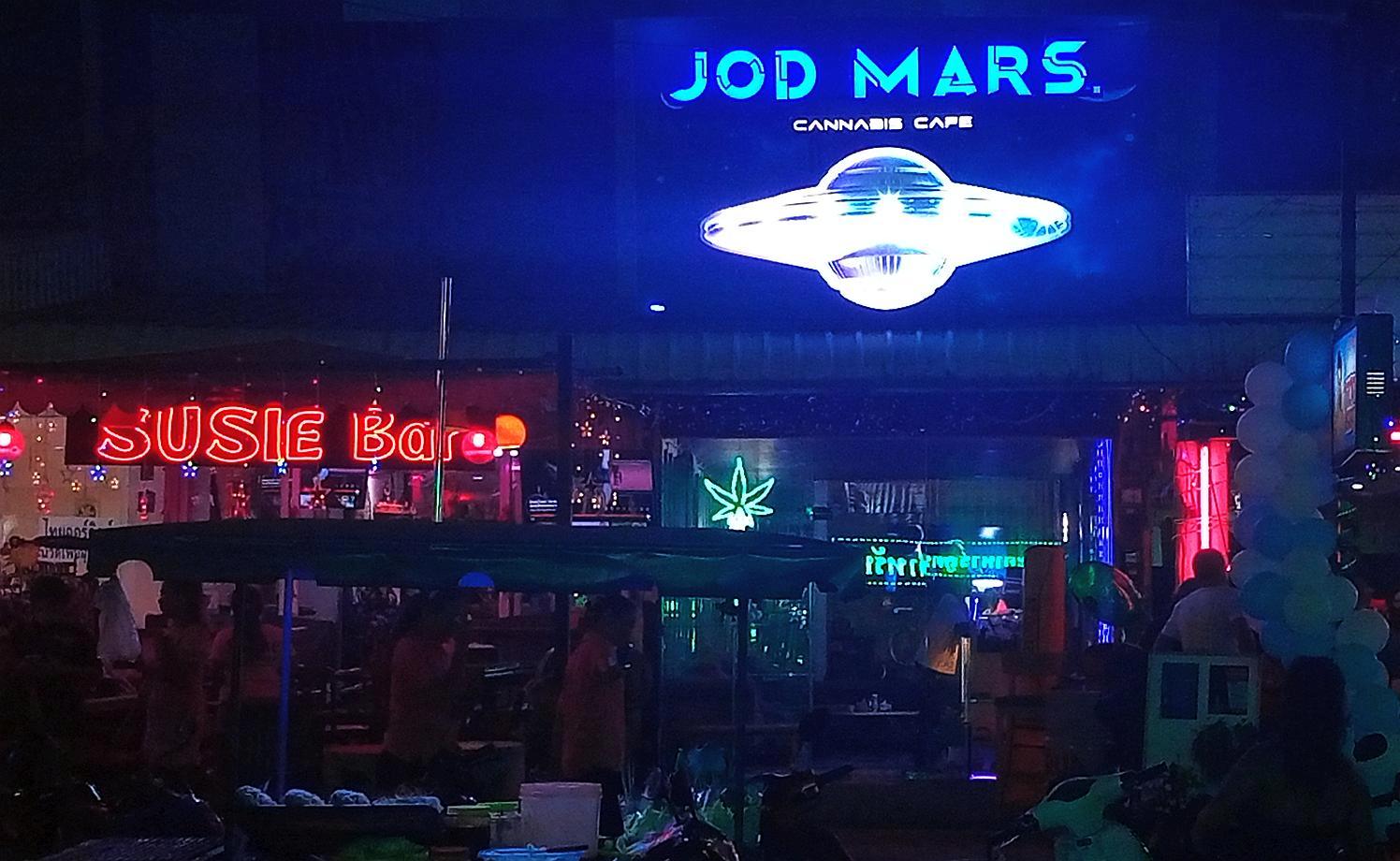 Jod Mars Cannabis Café, Naklua Road
