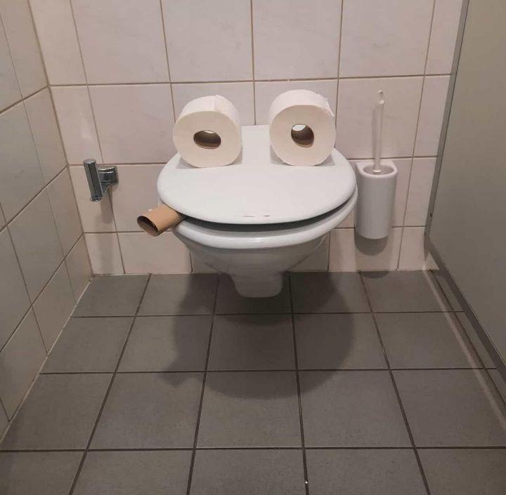 Restrooms: Toilet art