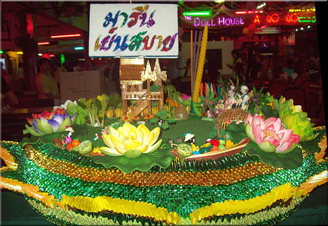 Loy Kratong Festival Pattaya 2010