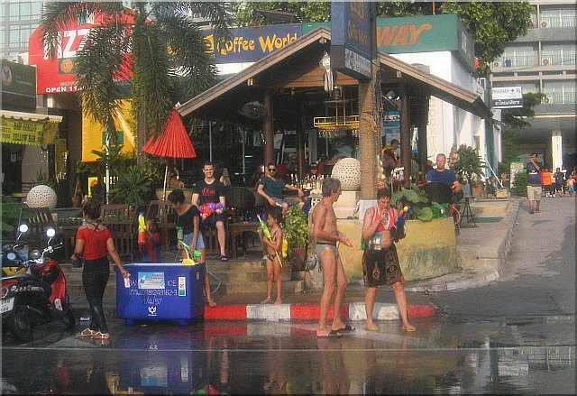 NightWalker's Pattaya Picture Show: Songkran 2014